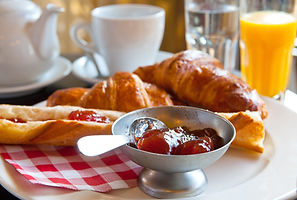 Petit déjeuner au Clos de la Canéda - Chambres d'hôtes à Sarlat