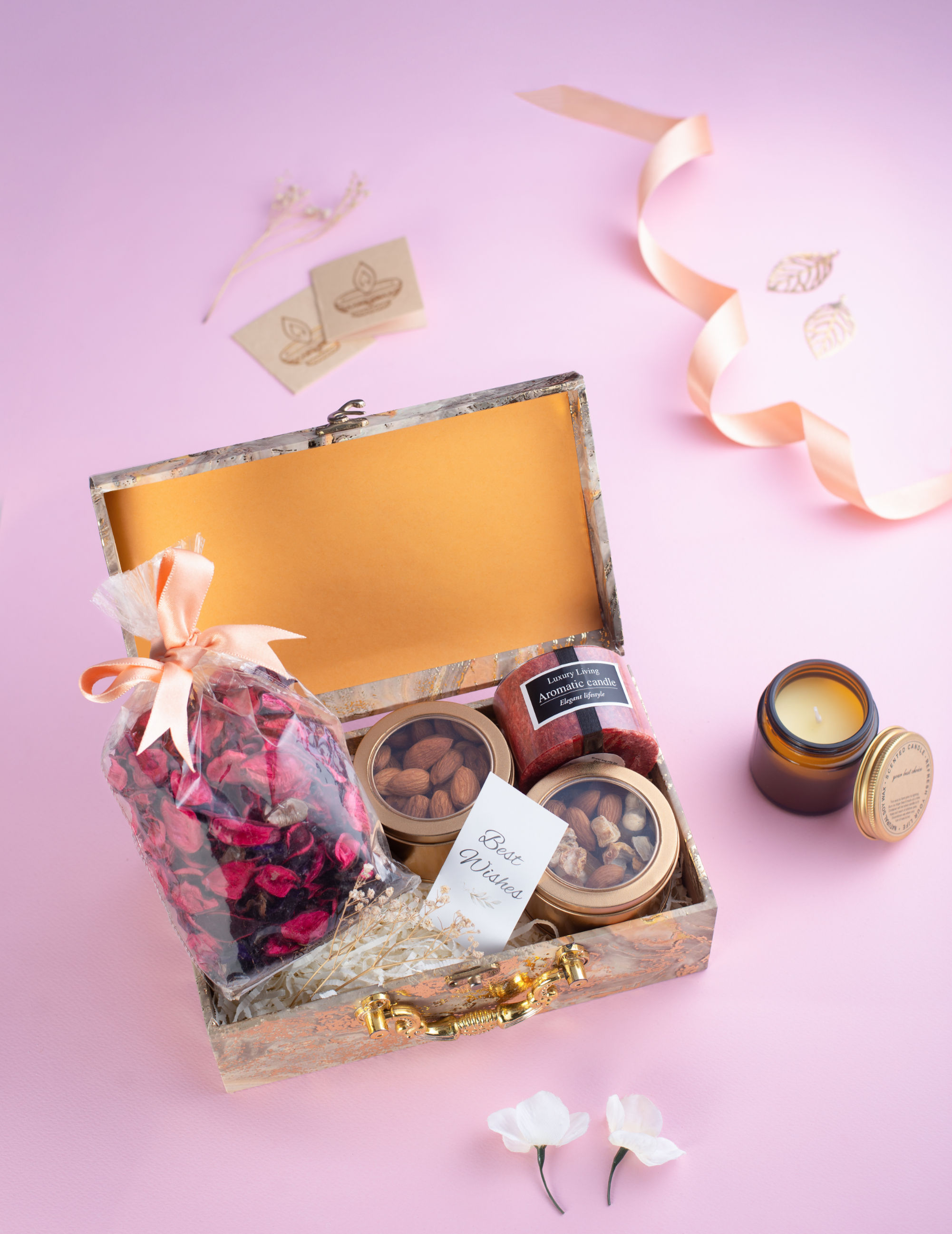 Scent & Snack Trunk