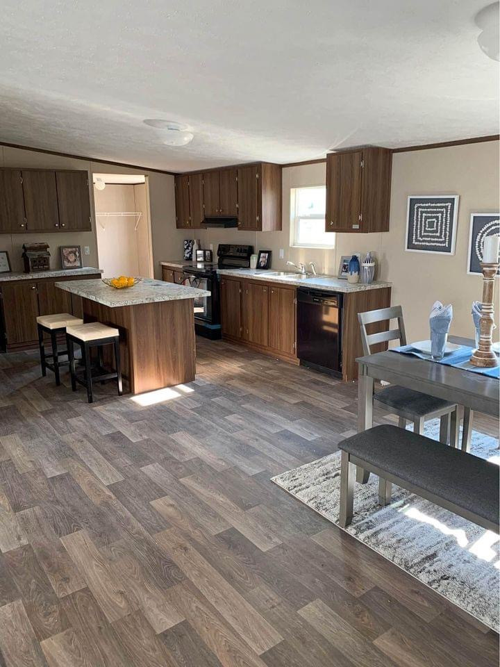 Triumph | 5 Bed | 3 Bath | 28x80