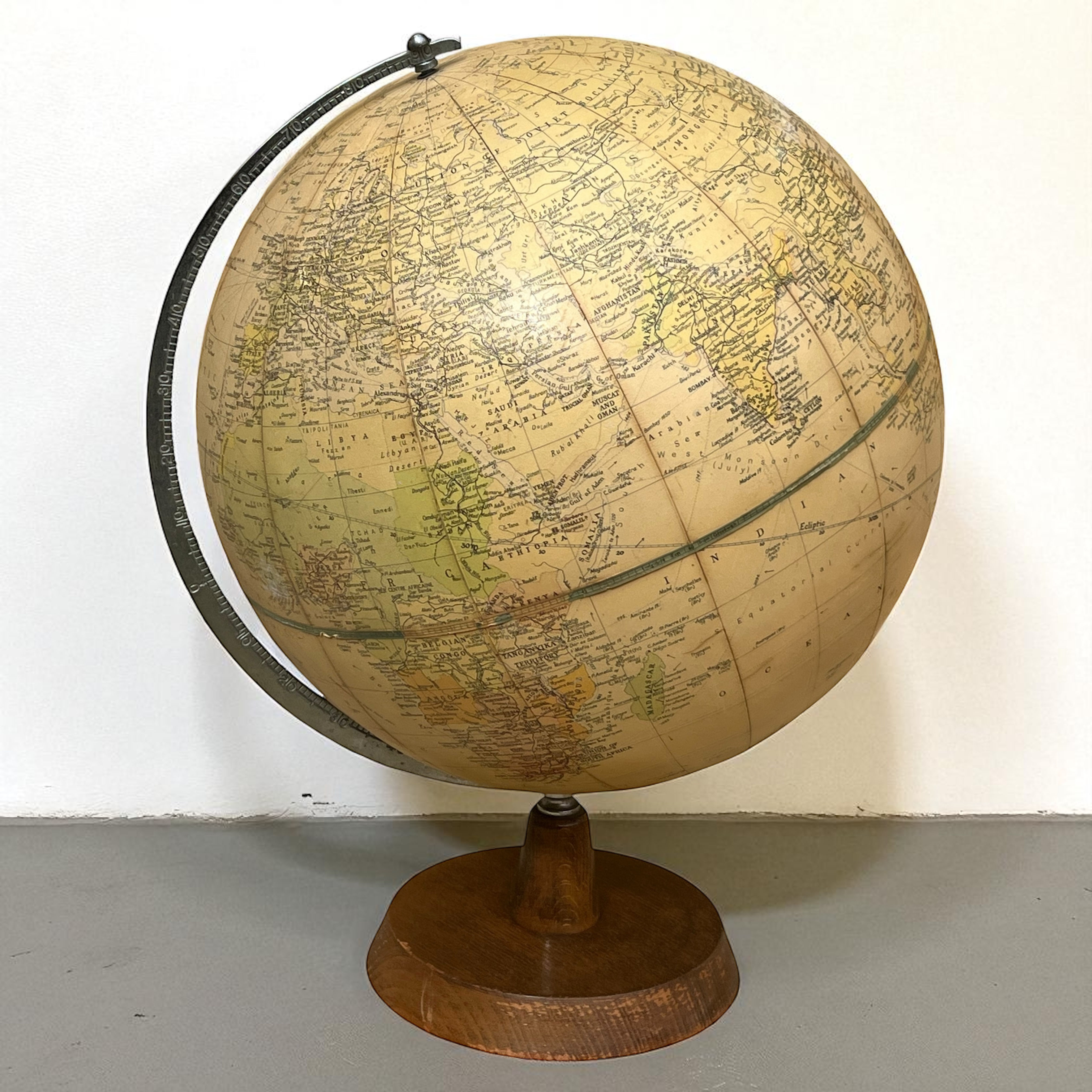 Mid century Philips 13.5" Challenge Globe 