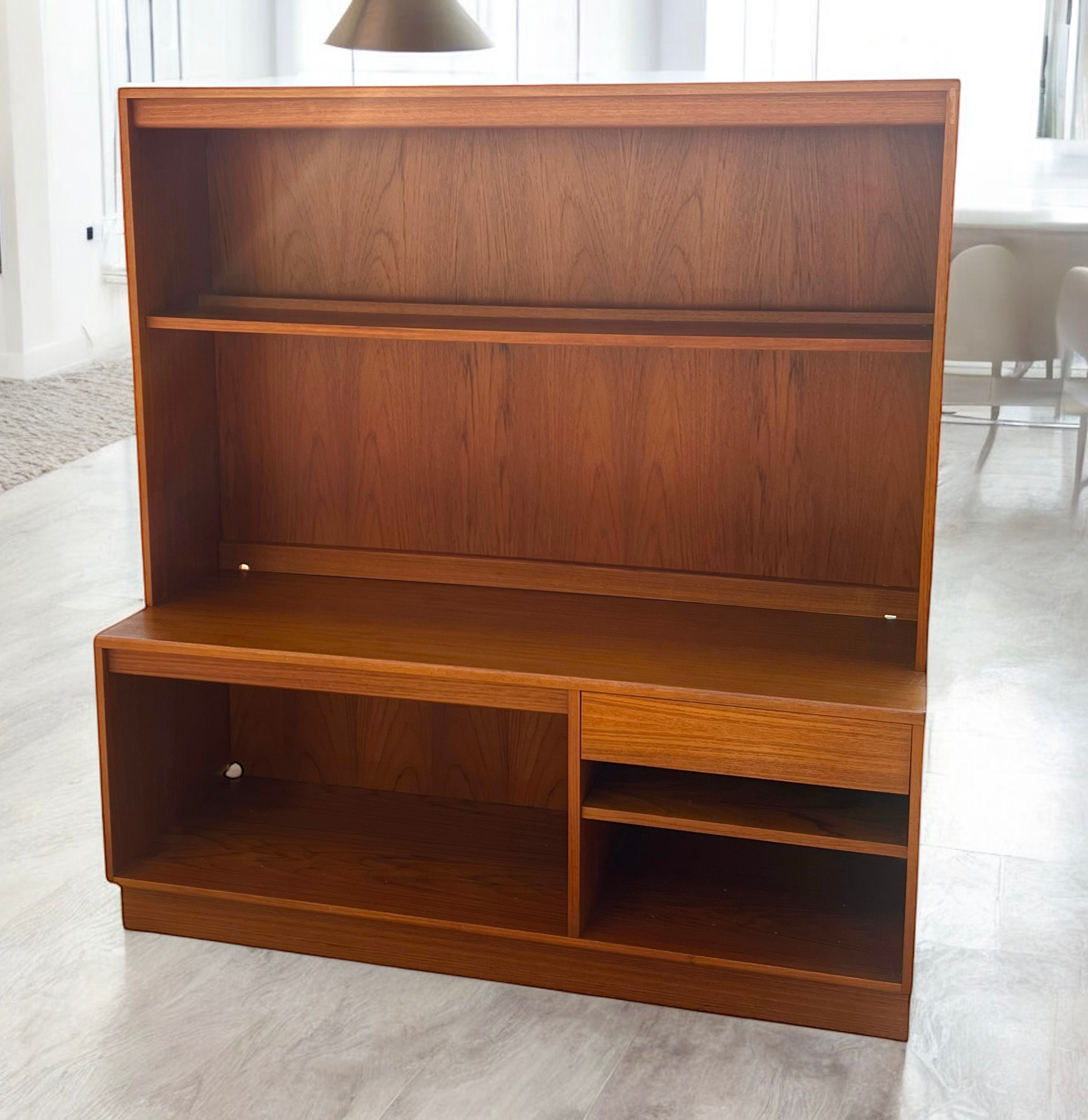 G Plan media / vinyl unit 
