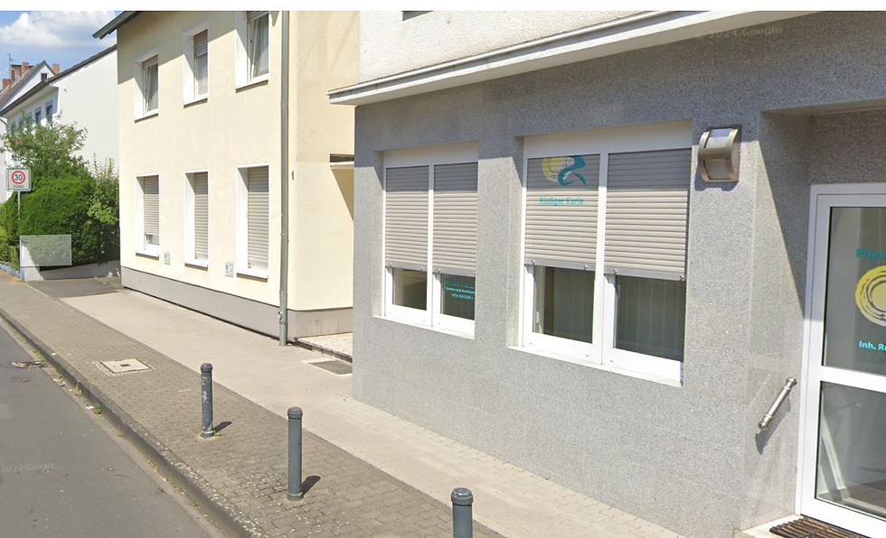 ParkplatzAussen.png