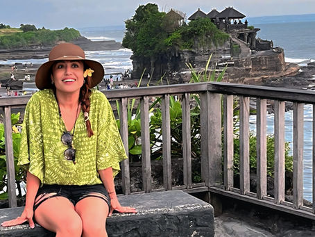 “Günbatımında Kutsal Bir Durak: Tanah Lot’un Sırrı”