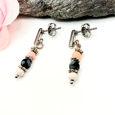 Edelstein Ohrringe mit Morganitperlen und Schneeflockenobsidian, handgefertigt – Inner Balance für Ruhe und Klarheit