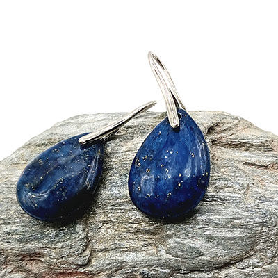 Lapislazuli Edelstein Ohrringe in tiefem Blau mit goldenen Einschlüssen, handgefertigt im Boho Stil – Midnight Soul für inner