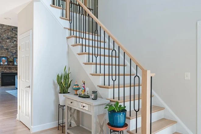 Oak Staircase vs. Maple Staircase: Which Is Best In Fairfax?