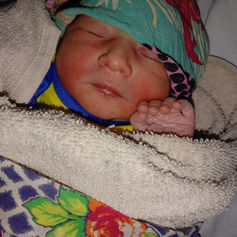 Neugeborene Babys, geboren in der Patty’s Child Clinic Chak No. 16