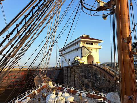 SEA CLOUD SPIRIT im Panamakanal
