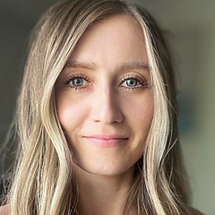 Sarah Strandring photo_edited.jpg