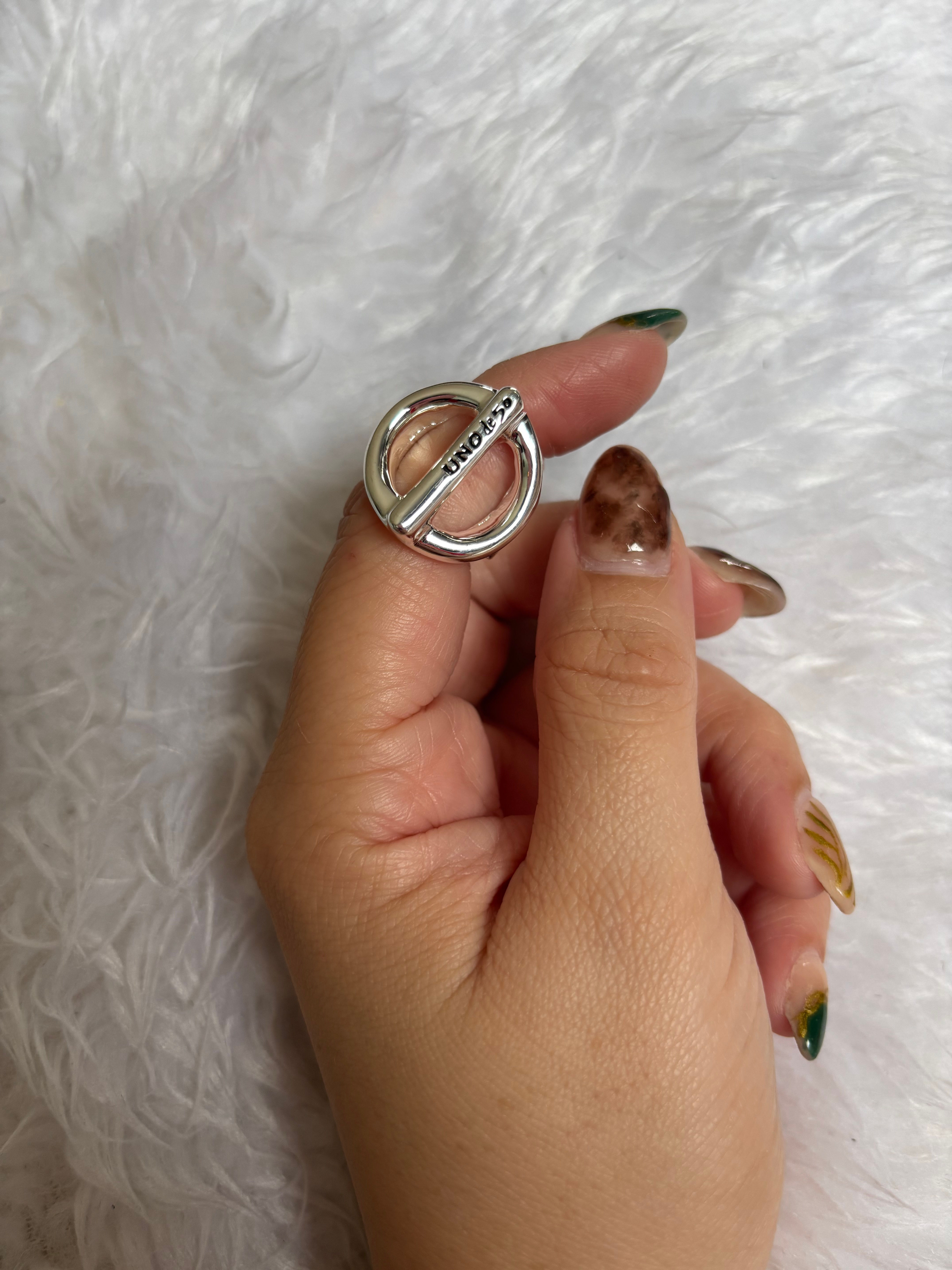 Uno Ring -