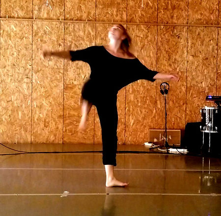 danse en présence.jpg