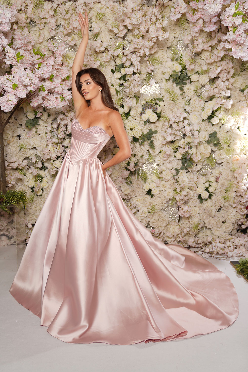 Thumbnail: Corset Pearls Detailed Top Ballgown 2027