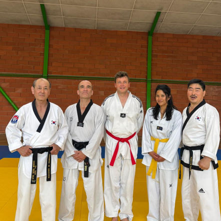 Un stage de Taekwondo inoubliable à Oléron par des maîtres coréens 9ᵉ dan