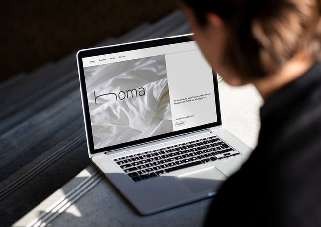 Webdesign und Branding für Möbel- und Interior-Marke mit minimalistischem Website-Layout