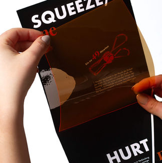 Experimentelles Editorial- und Typografie-Design mit transparenter Folie und mehrschichtigem Printkonzept – innovatives Print- und Kommunikationsdesign