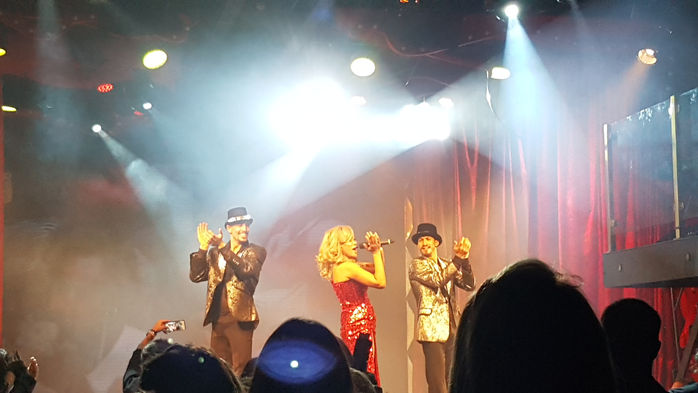 Tour Du Monde, espetáculo com Leilah Moreno no Burlesque Paris 6 by Night
