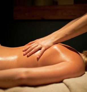 l-astuce-du-jour-fabriquer-sa-propre-huile-de-massage_edited.jpg