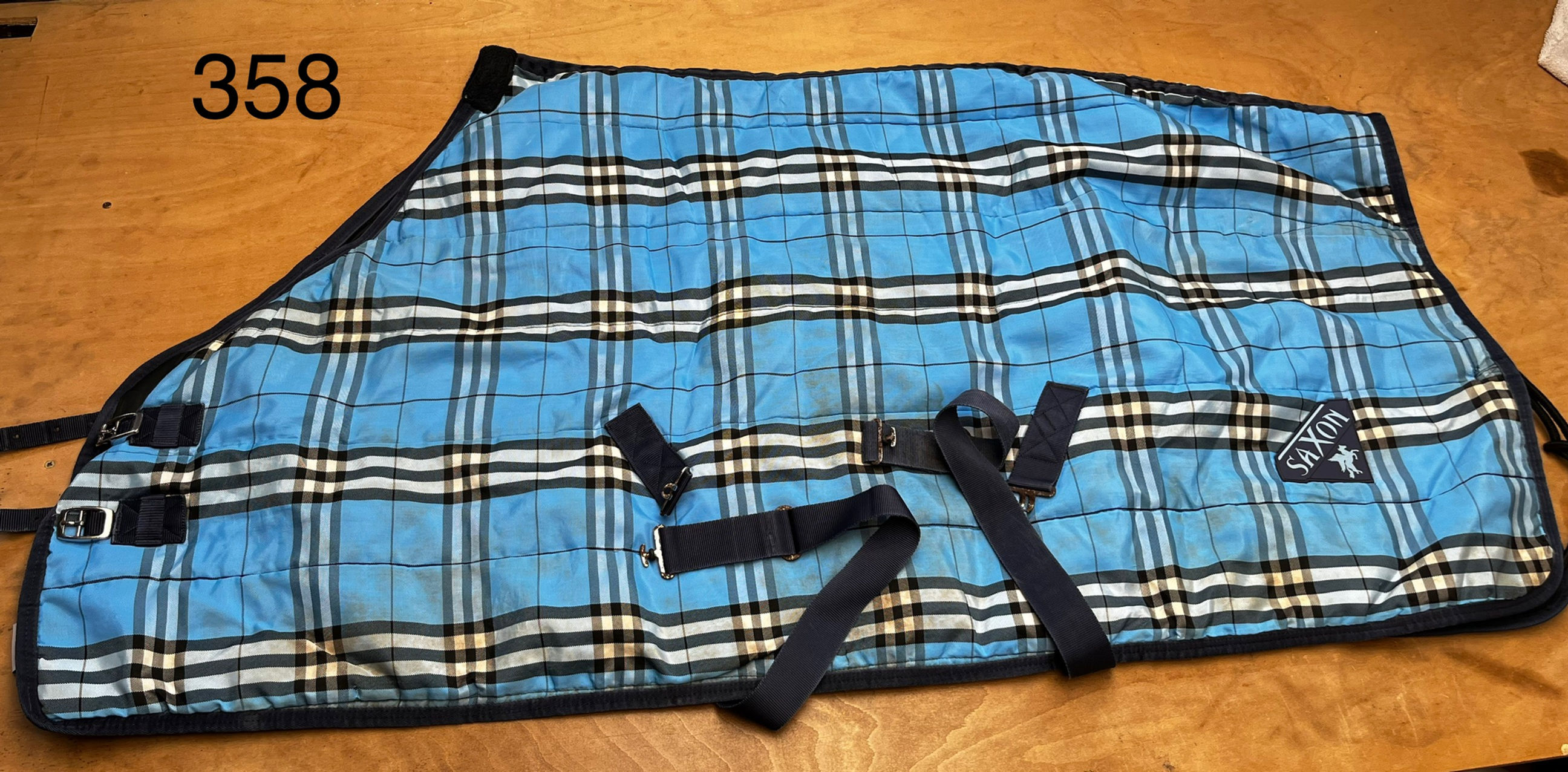 5’6’’ Saxon stable rug lightweight