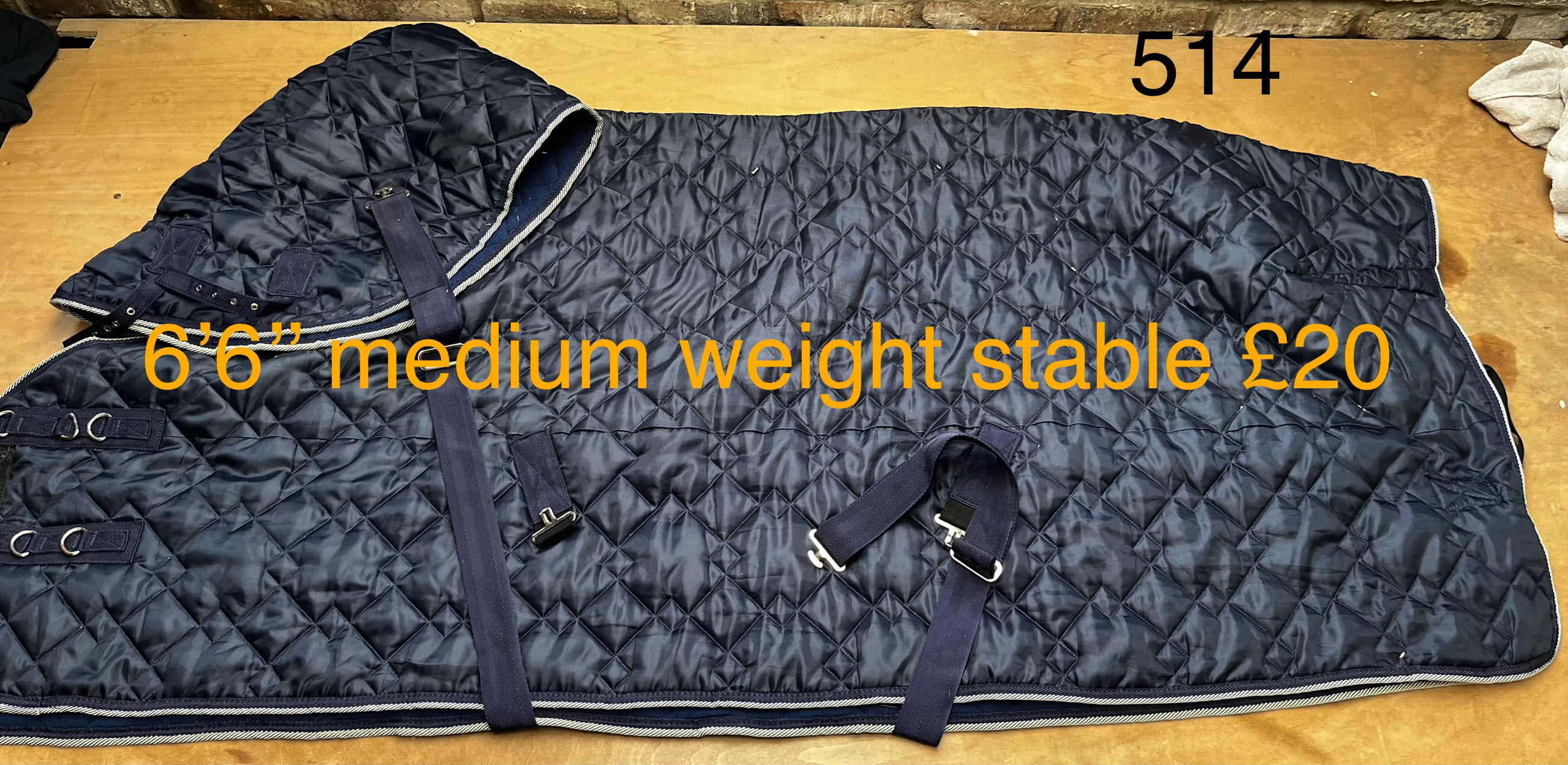 6’6’’ Medium weight stable rug with neck