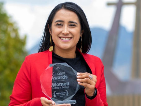 UTPL: Docente triunfa en los Globant Awards - Women that Build 2023