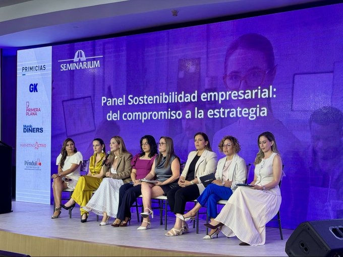 CERES moderó el panel sobre sostenibilidad empresarial en el IX Foro Liderazgo de Mujeres en la Transformación Empresarial 2026