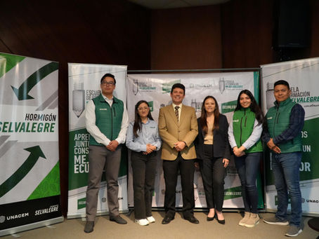 UNACEM Ecuador: Maestros de la construcción se tecnifican con el aval de la academia