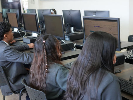 NETLIFE: De niñas a líderes en tecnología, una brecha que aún espera cerrarse