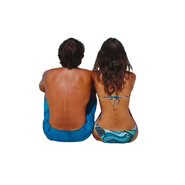 Pareja en playa _edited_edited.png