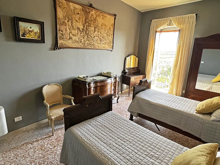 Gemini Room