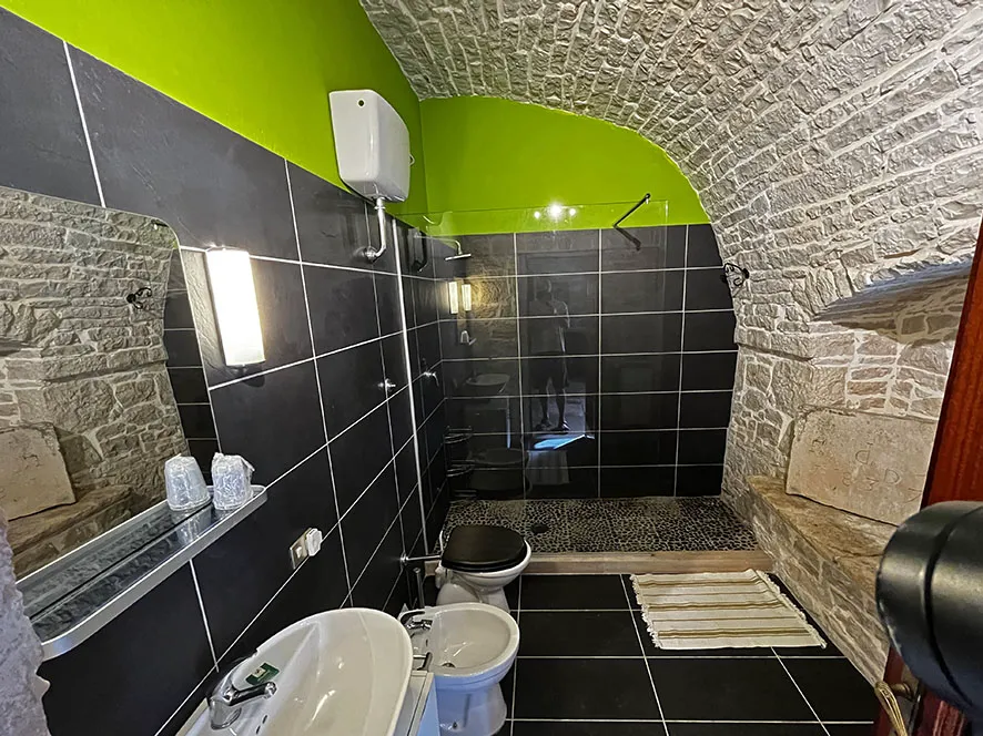 Courtyard Room