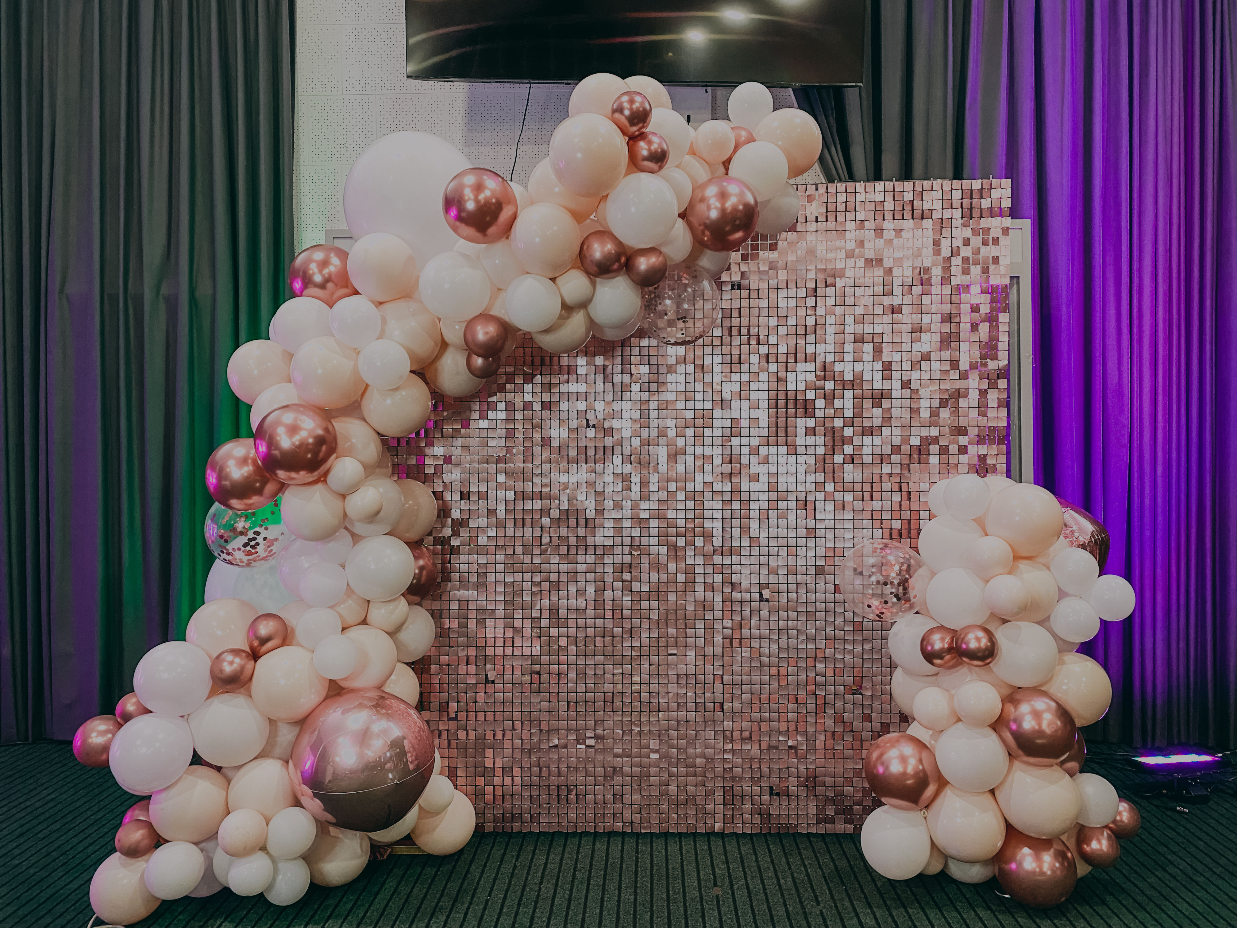 Ballon garland with wave wall - Pink Gold