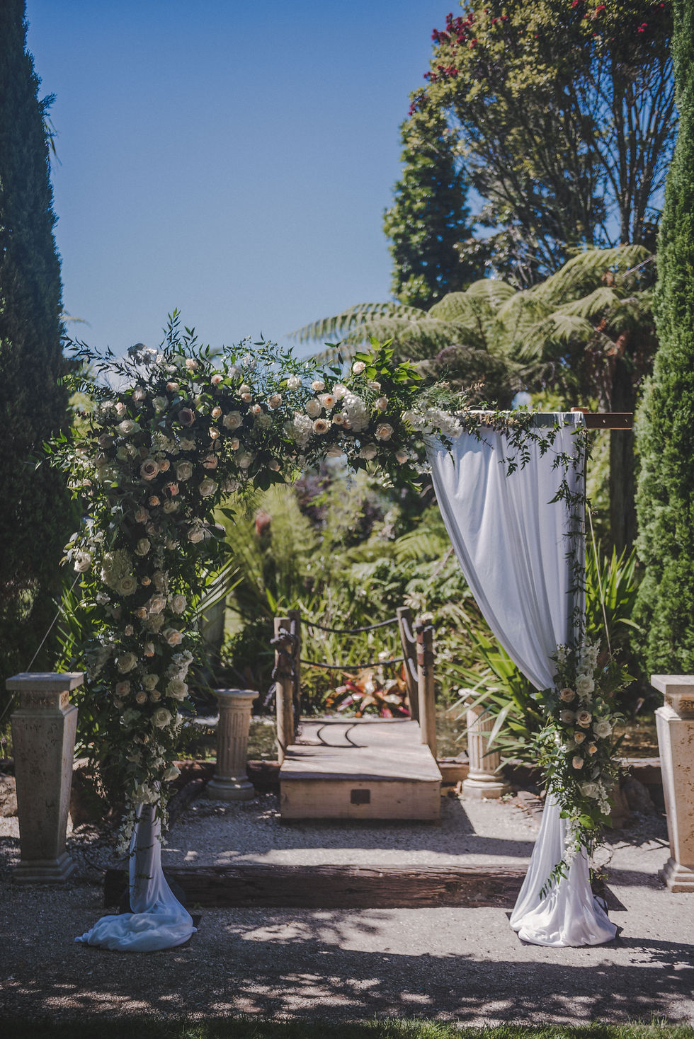 Thumbnail: Wooden Arch