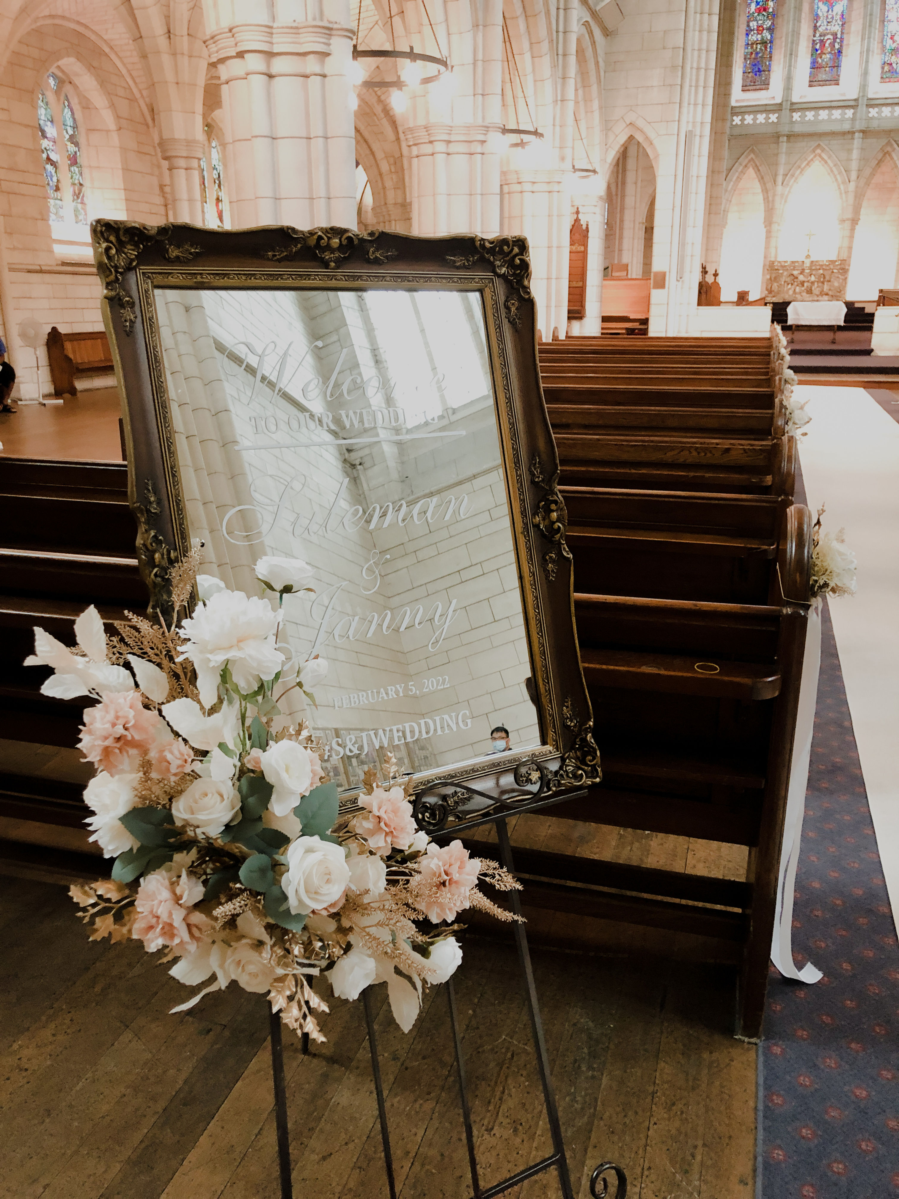 Welcome mirror design