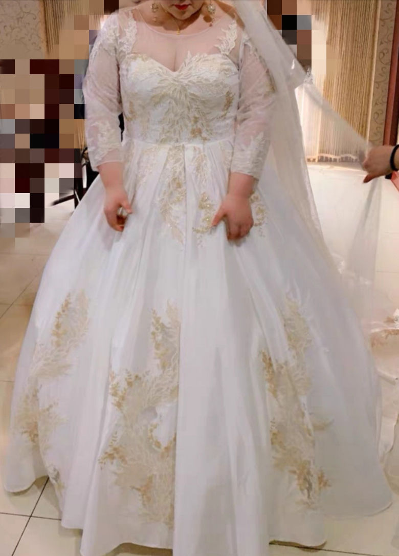 Thumbnail: Plus Size Customized Wedding Dress - PDS402