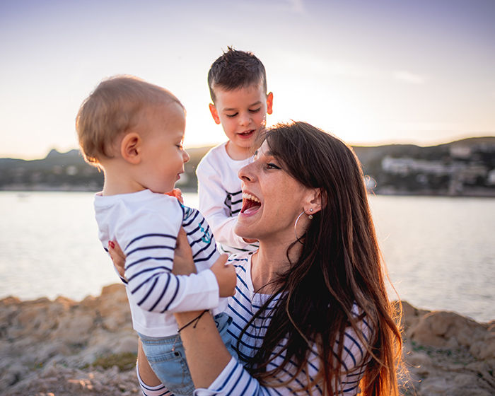 seance-photo-famille-bord-de-mer
