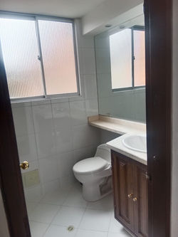 Bano habitacion secundaria 1