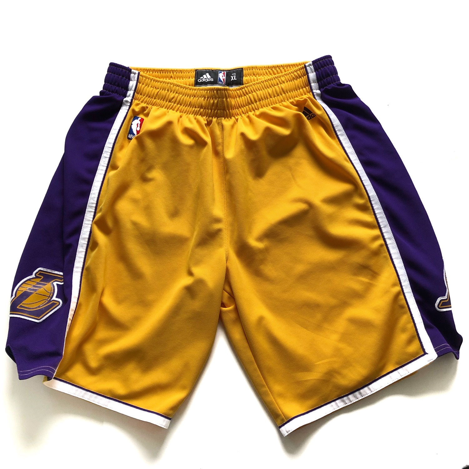 XL ADIDAS LAKERS SHORTS