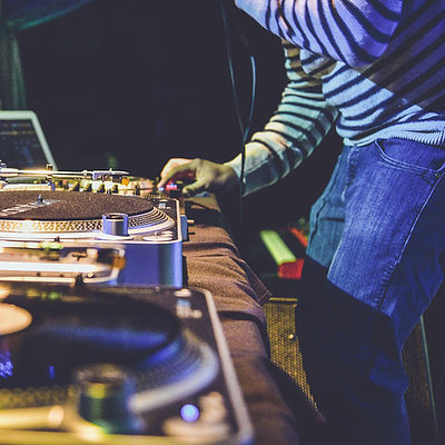 DJ in Party