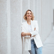 Lotta-Katharina-Laabs_Profilfoto_Emotioncoach_06_2022.jpg