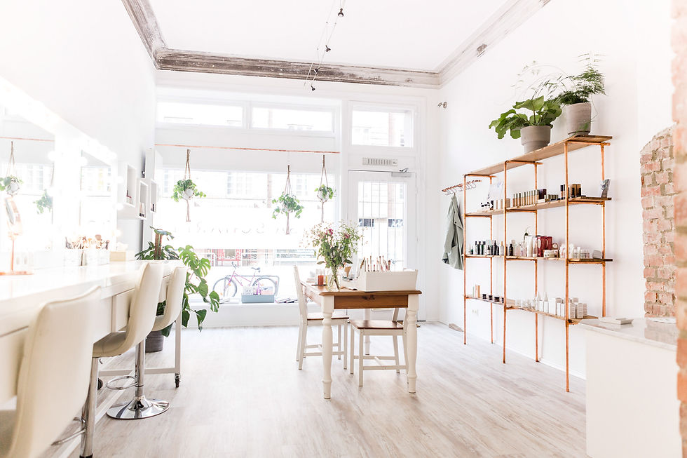 Lisa Scharff Mindful Beauty Coach Hamburg Organic Make Up Artist