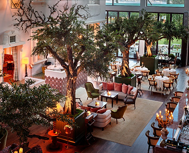 Aliie Bar at Rixos Tersane Istanbul, serving signature cocktails with Golden Horn views__e