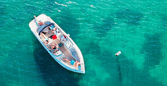 yacht santorini_edited.jpg