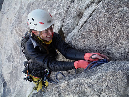 Learning to lead outside, women's clibing instruction