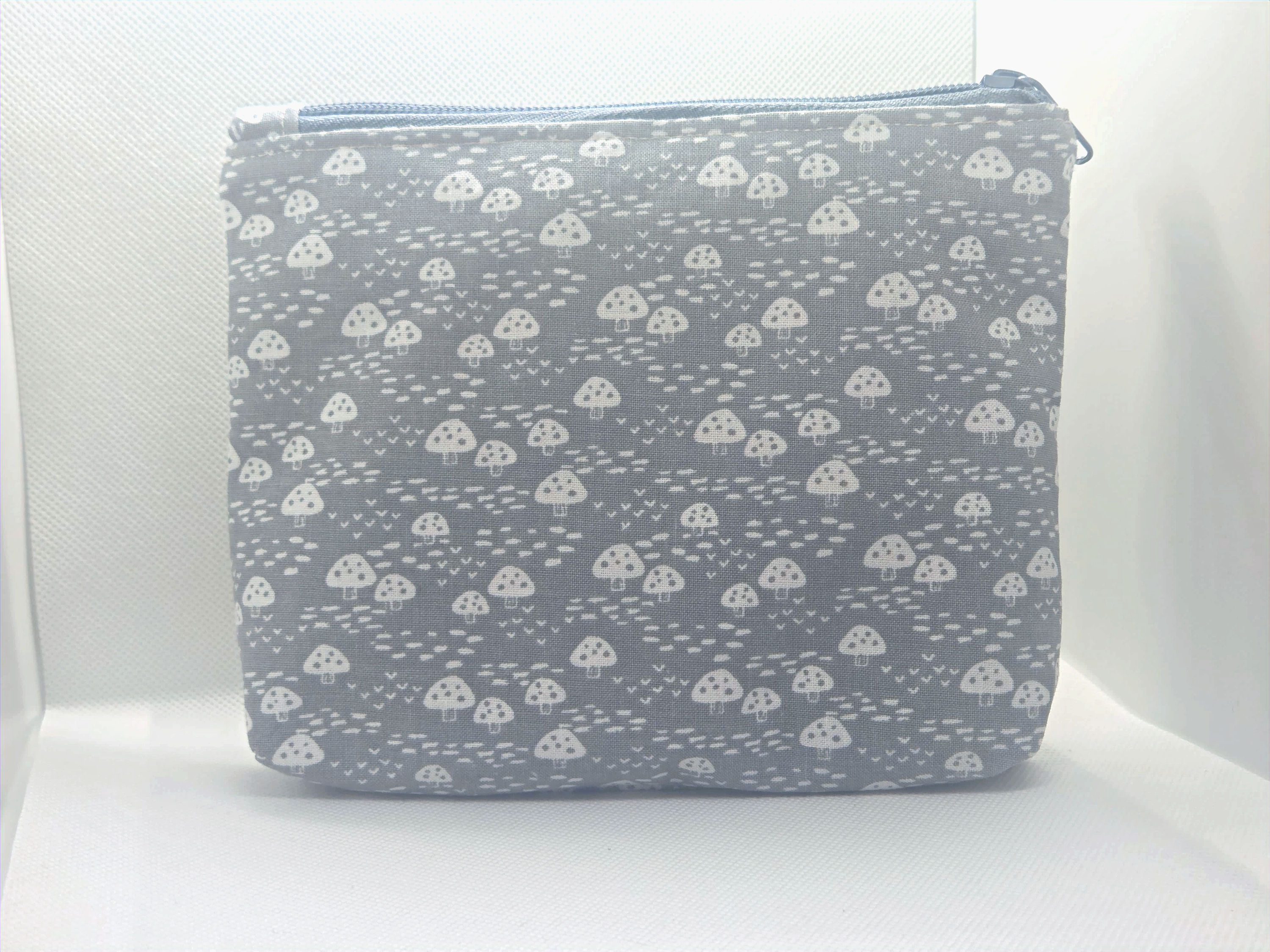 Pouch Medium: Mushroom