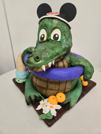 3D fondant alligator Cake
