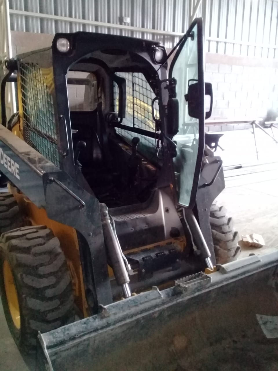 JOHN DEERE 320D