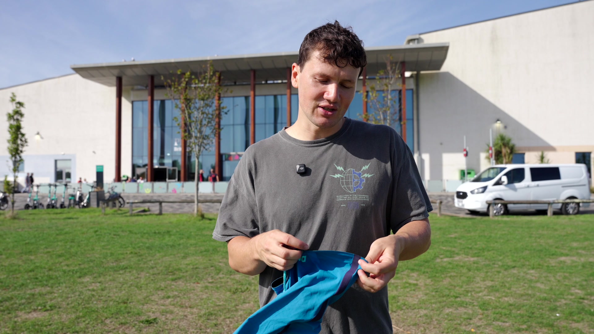 TheSwimsuitGuy reviewing the Arena Powerskin Air 3 jammer poolside
