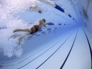 SWIMMING BENEFITS FOR WEIGHT LOSS