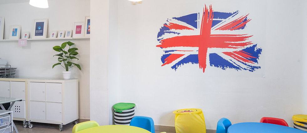 Caroline Happy English-4.jpg