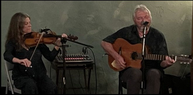 Live Music by Craggy Island
